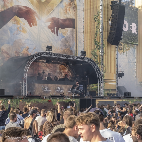 Photo report: Land of Love - Earth Stage