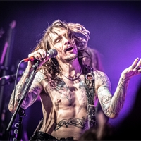 Photo report: The Darkness