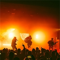 Photo report: Fit For A King