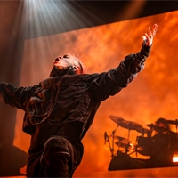 Photo report: Lorna Shore