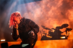 Photo report: Lorna Shore