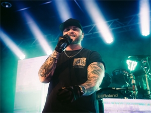 Photo report: Smash Into Pieces