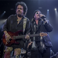 Photo report: Toto @ 013